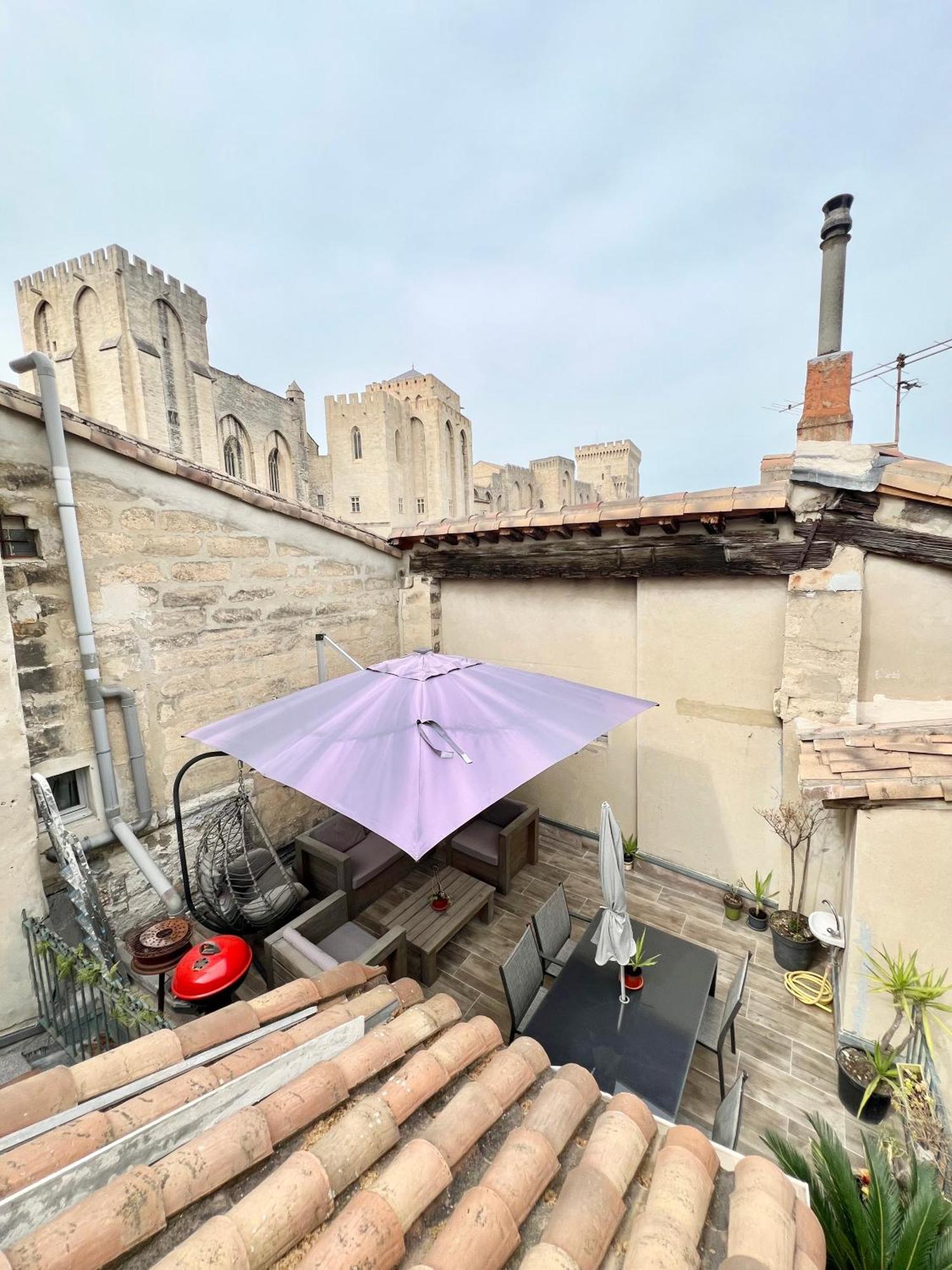 Apartamento RÉNOVÉ, vue SUR Palais des Papes, terrasse et WIFI TROISIEME ETAGE Aviñón Exterior foto