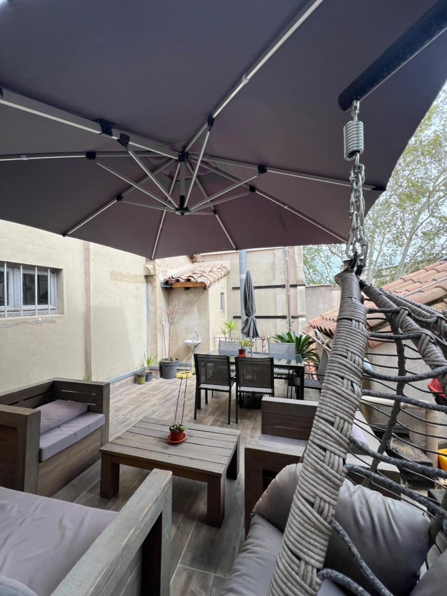 Apartamento RÉNOVÉ, vue SUR Palais des Papes, terrasse et WIFI TROISIEME ETAGE Aviñón Exterior foto